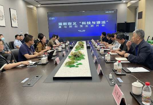 王俊凯回归《中餐厅》曝光六项创新黄晓明坐镇十季迎来新玩法!(图1)